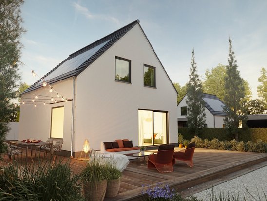 Modernes Einfamilienhaus mit Satteldach, großer Terrasse und Garten in ruhiger Wohnlage.