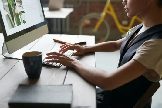 pexels-fauxels-3183152 Home Office