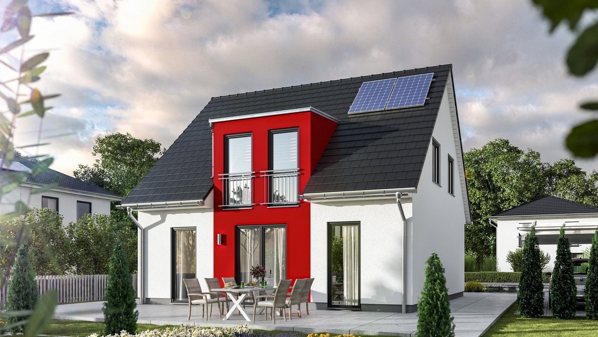 Modernes Einfamilienhaus mit rotem Fassadenakzent, Solarmodul, Terrasse und Garten.