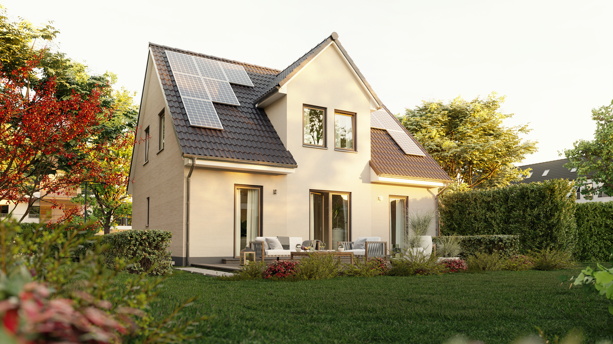 Blick vom Garten auf Flair 134 mit einer umweltfreundlichen PV-Anlage für nachhaltiges Wohnen.